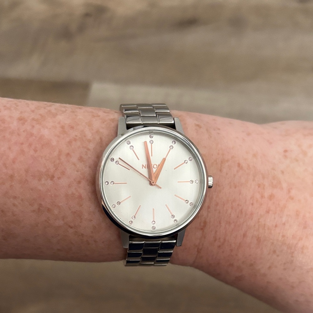 ✨Nixon Silver and Rose Gold Women's Watch - Picture 4 of 7
